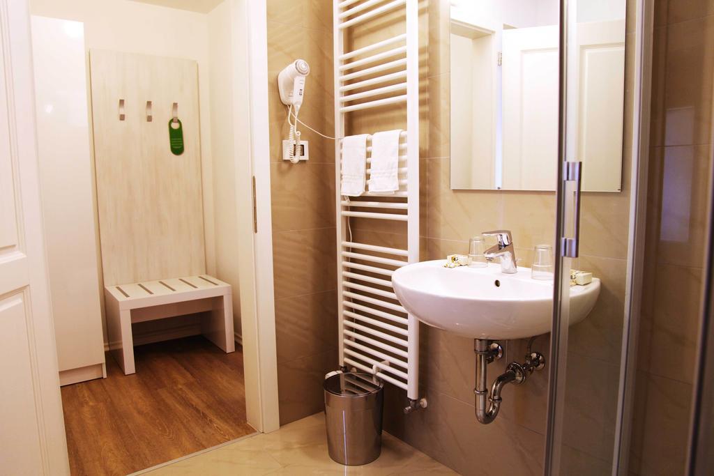 Boutique Hotel Dvor 도브로보 객실 사진